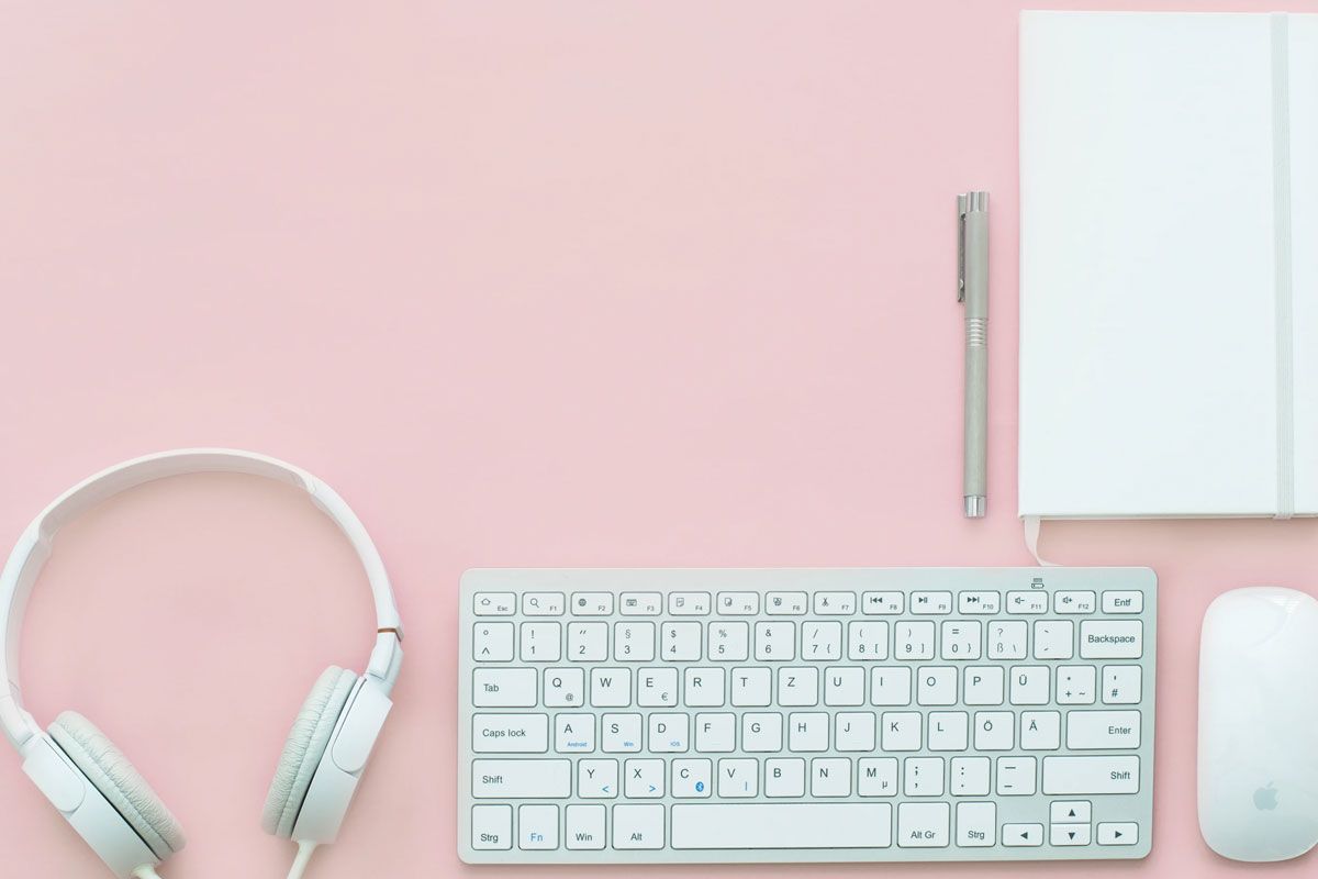 Keyboard & Pink Desk Keyboard & Pink Desk